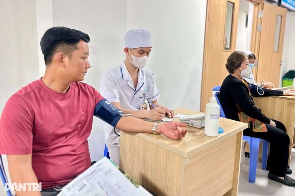 越南约三成成人患高血压,仅13%治疗者血压达标 · 报道配图